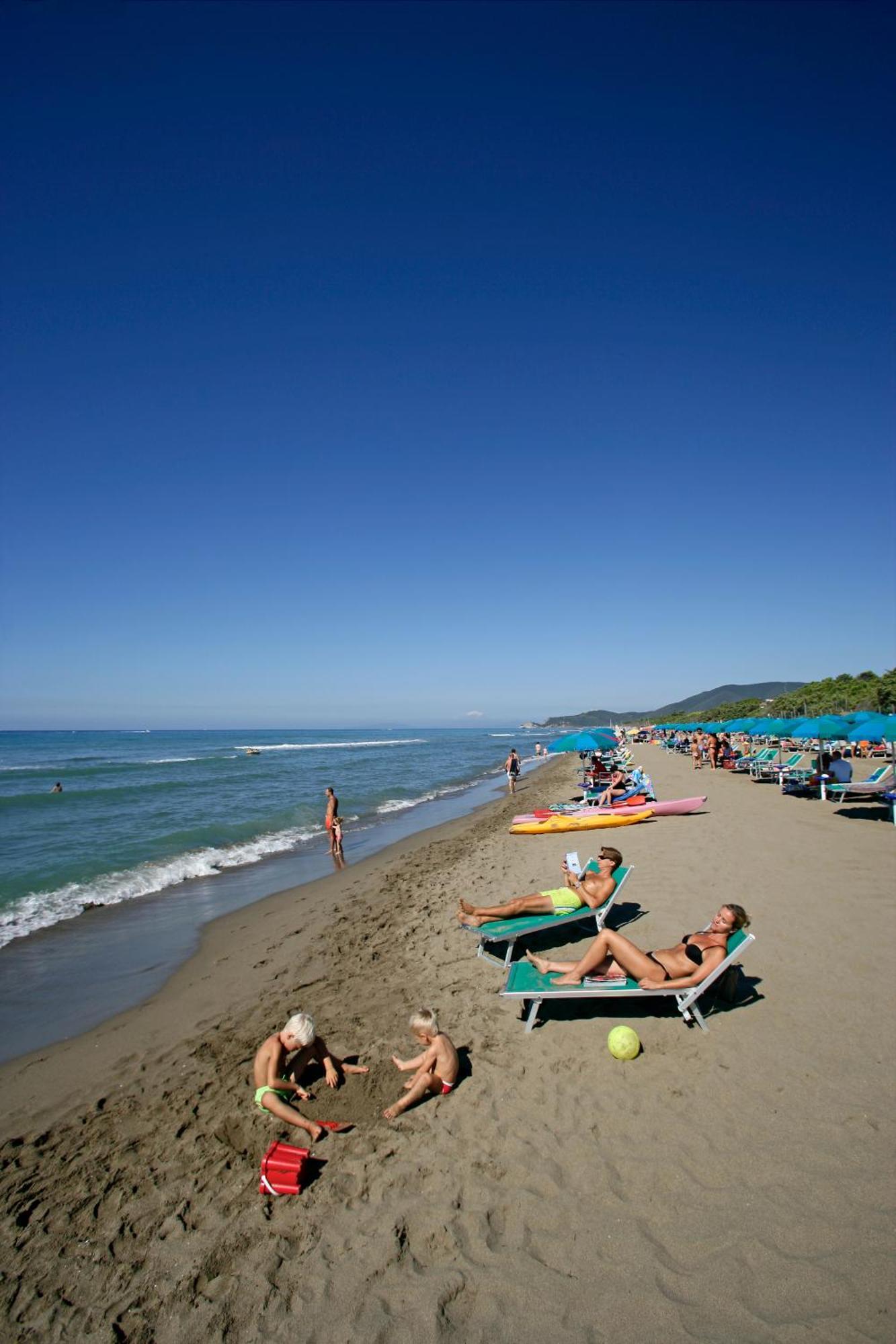Camping Maremma Sans Souci กาส์ตีจลิโอเน เดลลา เปสกายา ภายนอก รูปภาพ
